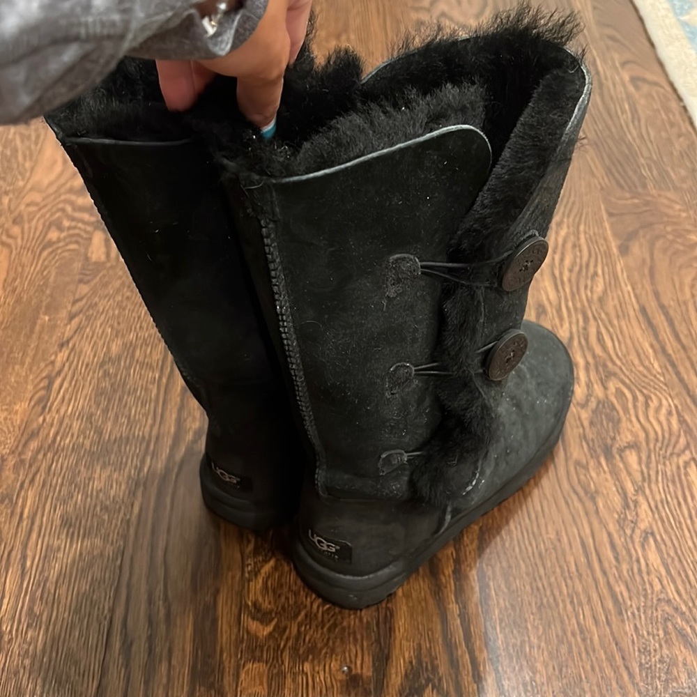 Black Bailey Button Uggs